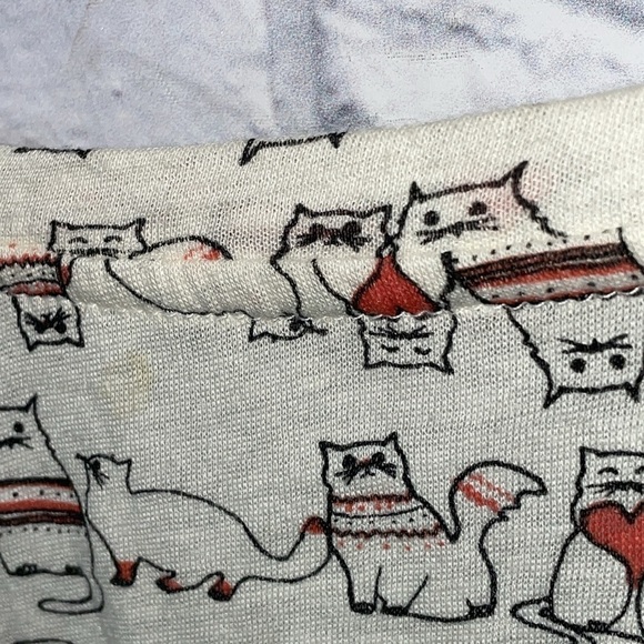 Urban Outfitters Cat All Over Print Winter Holiday Christmas Kitten Thin Tee Top - Picture 12 of 12